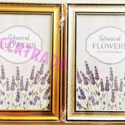 กรอบรูปไม้ขอบทองลาย มีขาตั้ง 5x7 นิ้ว