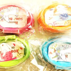 กล่องสบู่กระต่าย ฝาใส 13.5 ซม.（รี）