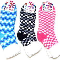 ถุงเท้าขนนุ่มพับข้อ ลายสก็อต (Free size)