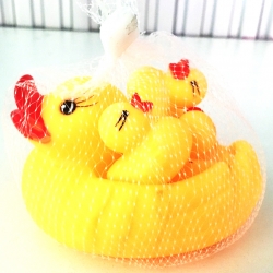 แม่เป็ด+ลูกเป็ด มีเสียงถุงตาข่าย 11 ซม.(มี มอก.)