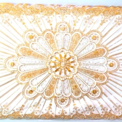 แผ่นพลาสติกปูโต๊ะขอบทอง มีกันลื่น ขนาด 40x85 ซม.