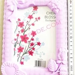 กรอบรูปพลาสติก ลายของขวัญ 5x7 นิ้ว มีขาตั้ง