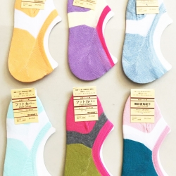 ถุงเท้าหญิง สไตล์ Muji ลาย มีซิลิโคนกันกัด