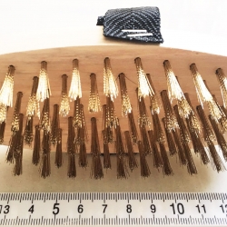 แปรงไม้ทองเหลืองรูปไข่ มีหูจับ 15 ซม.