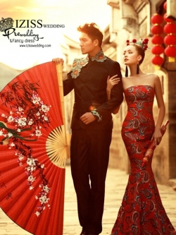 PW380 - **พรีออเดอร์ค่ะ** ชุดกี่เพ้าสีแดง ชุดคู่ถ่ายพรีเวดดิ้ง (prewedding dress) & ชุดแต่งงานแฟนซี (Fancy wedding dress)ชายหญิง "ธีมสีแดง"