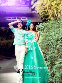 PW133 - Pre order ชุดคู่ถ่ายพรีเวดดิ้ง (prewedding dress) & ชุดแต่งงานแฟนซี (Fancy wedding dress)ชายหญิง "ธีมสีเขียว-ขาว"