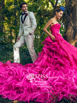 PW463- **พรีออเดอร์ค่ะ**ชุดแต่งงานแฟนซี ชุดเดรสสีชมพูม่วง ชุดถ่ายพรีเวดดิ้ง (prewedding dress) & ชุดแต่งงานแฟนซี (Fancy wedding dress) "ธีมสีชมพู ขาว"