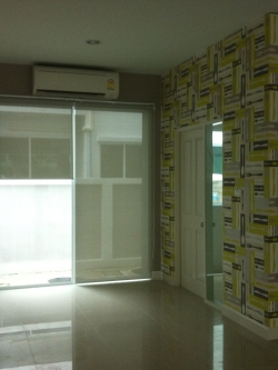 ติดวอลเปเปอร์ บ้านกลางเมือง ศรีนครินทร์