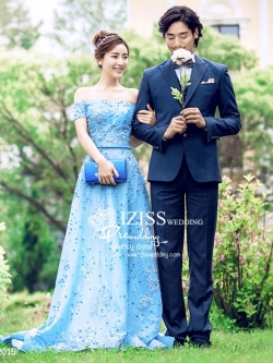 PW479- **พรีออเดอร์**ชุดแต่งงานแฟนซี ชุดเดรสสีฟ้า ชุดถ่ายพรีเวดดิ้ง (prewedding dress) & ชุดแต่งงานแฟนซี (Fancy wedding dress) "ธีมสีฟ้าน้ำเงิน"