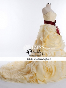 PW244cream **พร้อมส่งชุดพรีเวดดิ้งสีเหลืองครีม** ชุดคู่ถ่ายพรีเวดดิ้ง (prewedding dress) & ชุดแต่งงานแฟนซี (Fancy wedding dress)ชายหญิง "ธีมสีเหลืองครีม"