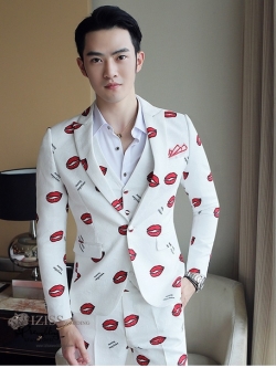 ST117- **พรีออเดอร์**สูทแฟนซีผู้ชายสีขาวลายปาก แขนยาว พร้อมกางเกง ชุดสูทเจ้าบ่าว สูทแฟนซี ถ่ายพรีเวดดิ้ง & ชุดแต่งงานแฟนซี (Fancy wedding dress) สูทผู้ชายสีขาวลายลิปสติก