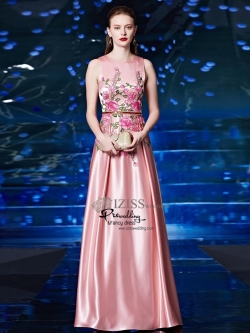 T007**พรีออเดอร์เดรสสีชมพู**ชุดราตรียาวสีชมพูทั้งชุด แขนสั้น เล่นดีเทลตกแต่งเลื่อมทั้งชุด ชุดเข้ารูป สวยหรู งานเกรดพรีเมี่ยม ไฮโซมากๆ ค่ะ