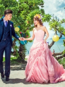 PW558- **พร้อมส่งเฉพาะชุดผู้หญิงค่ะ**ชุดคู่ถ่ายพรีเวดดิ้ง (prewedding dress) & ชุดแต่งงานแฟนซี (Fancy wedding dress)ชายหญิง "ธีมสีชมพู น้ำเงิน"