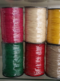 เชือกยางยืด 1 มม. ( ดำ-ขาว-แดง )