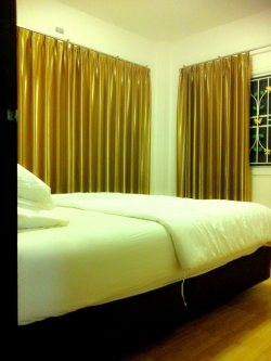 ติดวอลเปเปอร์ เรียบหรู สไตล์โมเดินร์