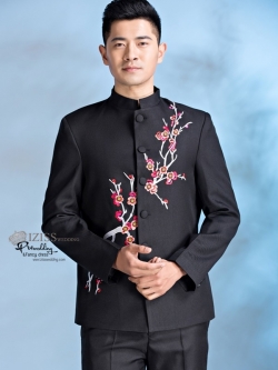 ST071 **พรีออเดอร์**สูทจีนผู้ชายสีดำแขนยาวลายดอกซากุระสีชมพู ติดกระดุมสีดำ พร้อมกางเกงสีดำขาสอบ ชุดสูทเจ้าบ่าว สูทแฟนซี ถ่ายพรีเวดดิ้ง & ชุดแต่งงานแฟนซี (Fancy wedding dress) สูทผู้ชายสีดำ