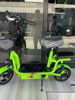 สกู๊ตเตอร์ไฟฟ้า 36v 350w ล้อ 10 นิ้ว ยางลม แบต 3 ก้อน ความเร็ว 25 กม./ชม. มีที่นั่งซ้อนท้าย