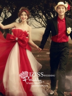 PW462- **พรีออเดอร์**ชุดแต่งงานแฟนซี ชุดเดรสสีแดง ชุดถ่ายพรีเวดดิ้ง (prewedding dress) & ชุดแต่งงานแฟนซี (Fancy wedding dress) "ธีมสีแดง ดำ"