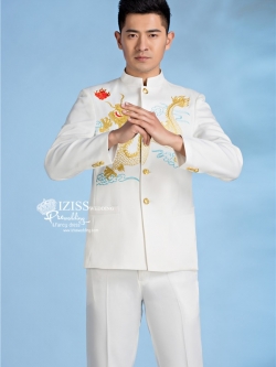 ST063 **พรีออเดอร์**สูทจีนผู้ชายสีขาวแขนยาวปักลายมังกรสีทอง ติดกระดุมสีทอง พร้อมกางเกงสีขาวขาสอบ ชุดสูทเจ้าบ่าว สูทแฟนซี ถ่ายพรีเวดดิ้ง & ชุดแต่งงานแฟนซี (Fancy wedding dress) สูทผู้ชายสีขาว