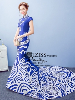 PW529 - **พรีออเดอร์มีสีน้ำเงินมังกรขาวกับสีขาวมังกรสีน้ำเงินค่ะ** ชุดกี่เพ้าสีน้ำเงินลายมังกรสีขาวแขนสั้น ชุดยกน้ำชา ชุดคู่ถ่ายพรีเวดดิ้ง (prewedding dress) & ชุดแต่งงานแฟนซี (Fancy wedding dress)ชายหญิง "ธีมสีน้ำเงิน"