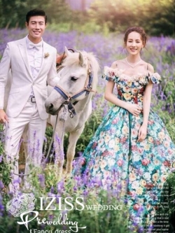 PW316 **พร้อมส่งทั้งเซ็ท** ชุดคู่ถ่ายพรีเวดดิ้ง (prewedding dress) & ชุดแต่งงานแฟนซี (Fancy wedding dress)ชายหญิง "ธีมสีเขียว-ขาว"