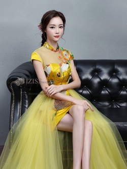 PW614- **พรีออเดอร์**ชุดกี่เพ้าเหลืองทองชุดสั้น ชุดยกน้ำชา ชุดถ่ายพรีเวดดิ้ง (prewedding dress) & ชุดแต่งงานแฟนซี (Fancy wedding dress) "ธีมสีเหลืองทอง"