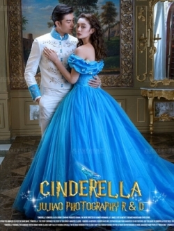 PW357 - **พร้อมส่งเฉพาะชุดผู้ชายค่ะ** ชุดคู่ถ่ายพรีเวดดิ้ง (prewedding dress) & ชุดแต่งงานแฟนซี (Fancy wedding dress)ชายหญิง "ธีมสีเจ้าหญิงสีน้ำเงิน-เจ้าชายชุดสีขาวฟ้า"