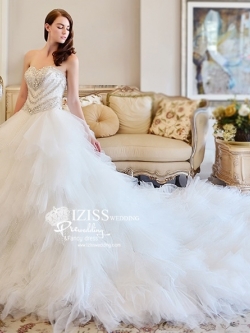 BRL062 **พรีออเดอร์**ชุดแต่งงานสีขาวหรูหราประดับดอกไม้ผสมเพชรและคริสตัล สวยงามดุจเจ้าหญิง