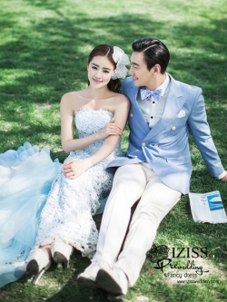 PW382 - **พรีออเดอร์**ชุดคู่ถ่ายพรีเวดดิ้ง (prewedding dress) & ชุดแต่งงานแฟนซี (Fancy wedding dress)ชายหญิง "ธีมสีฟ้า"