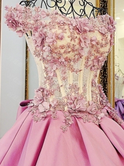 BRL077 **พรีออเดอร์มี 2 สี สีชมพูและสีม่วง**ชุดแต่งงานหรูหราประดับดอกไม้ผสมเพชรและคริสตัล สวยงามดุจเจ้าหญิง