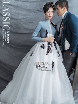 PW600- **พรีออเดอร์**ชุดแต่งงานแฟนซี ชุดเดรสสีฟ้าขาว ชุดถ่ายพรีเวดดิ้ง (prewedding dress) & ชุดแต่งงานแฟนซี (Fancy wedding dress) "ธีมสีฟ้าขาว"