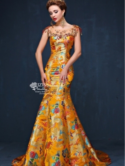 PW528 - **พรีออเดอร์มีแดงกับทองค่ะ** ชุดกี่เพ้าสีองทองลายมังกรแขนสั้นประดับเพชรพลอย ชุดยกน้ำชา ชุดคู่ถ่ายพรีเวดดิ้ง (prewedding dress) & ชุดแต่งงานแฟนซี (Fancy wedding dress)ชายหญิง "ธีมสีทอง"