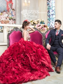 PW381 - **พรีออเดอร์เฉพาะชุดผู้หญิงค่ะ**ชุดคู่ถ่ายพรีเวดดิ้ง (prewedding dress) & ชุดแต่งงานแฟนซี (Fancy wedding dress)ชายหญิง "ธีมสีแดง"