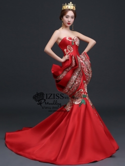 PW537-**พรีออเดอร์มีสีสีขาวลายน้ำเงินกับสีแดงค่ะ** ชุดกี่เพ้าสีขาวลายดอกไม้สีน้ำเงิน ชุดยกน้ำชา ชุดคู่ถ่ายพรีเวดดิ้ง (prewedding dress) & ชุดแต่งงานแฟนซี (Fancy wedding dress)ชายหญิง "ธีมสีแดง"