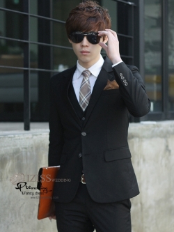 ST061- **พร้อมส่ง**สูทผู้ชายสีดำแขนยาว แบบ 2 กระดุม+กั๊ก 4 กระดุม พร้อมกางเกง ชุดสูทเจ้าบ่าว สูทแฟนซี ถ่ายพรีเวดดิ้ง & ชุดแต่งงานแฟนซี (Fancy wedding dress) สูทผู้ชายสีดำ