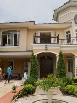 ติดวอลเปเปอร์ แกรนด์โมนาโค่ วงแหวน กาญจณา