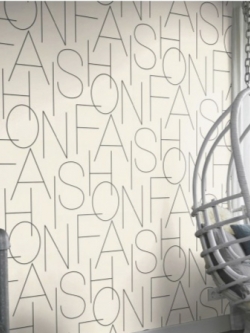 วอลเปเปอร์ลายตัวหนังสือ‘FASHION’สีดำพื้นสีขาว FD3-B69