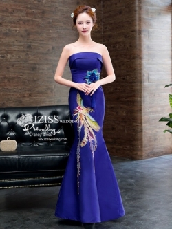 PW513 - **พรีออเดอร์**ชุดกี่เพ้าสีน้ำเงินเกาะอกติดลายดอกไม้และวิหค ทรงหางปลา ตกแต่งดอกไม้สวย หรูไฮโซมากๆค่ะ ชุดยกน้ำชา ชุดคู่ถ่ายพรีเวดดิ้ง (prewedding dress) & ชุดแต่งงานแฟนซี "ธีมสีน้ำเงิน"