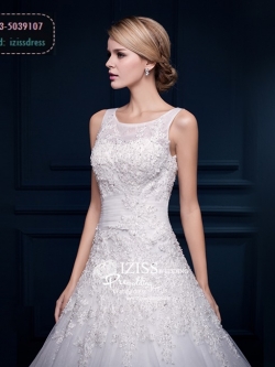 BR174 **พรีออเดอร์**ชุดแต่งงาน&ชุดเจ้าสาวแบบยาวสีขาวเกรดพรีเมี่ยม แขนกุด ซีทรูช่วงเนินอกด้วยผ้าตาข่ายโปร่งตกแต่งลูกไม้สวยหวาน ช่วงเอวแทร็ปผ้าให้ดูผอมเพรียว หรูหราน่ารัก สวยโดดเด่นไม่ซ้ำใคร