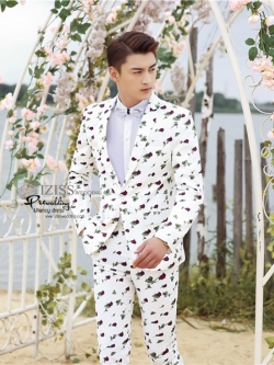 ST109- **พรีออเดอร์**สูทแฟนซีผู้ชายสีขาวลายดอกกุหลาบ พร้อมกางเกง ชุดสูทเจ้าบ่าว สูทแฟนซี ถ่ายพรีเวดดิ้ง & ชุดแต่งงานแฟนซี (Fancy wedding dress) สูทผู้ชายสีขาวลายดอกกุหลาบ